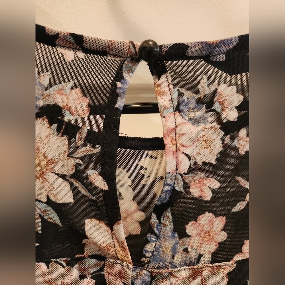 **FOR @kentucky ONLY**  APT 9 Floral Sleeveless Blouse Womens Large - Picture 7 of 15